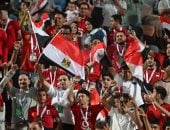 الجماهير تحتشد فى ستاد القاهرة لمساندة منتخب مصر أمام أنجولا