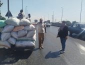 إعادة حركة المرور على طريق القاهرة الإسكندرية الزراعي بعد سقوط حمولة سيارة