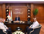 محافظ جنوب سيناء يتابع ملفات التقنين والتصالح مع لجنة التنمية المحلية