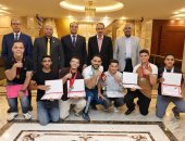 محافظ سوهاج يكرم الحاصلين على مراكز متقدمة في بطولات الجمهورية للقوة