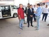 محافظ المنوفية يتفقد مجمع مواقف سيارات الأجرة بشبين الكوم لمتابعة الحالة العامة