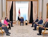 الرئيس السيسى يؤكد التزام الدولة بإنجاح استثمارات الشركات ورجال الأعمال بكافة المجالات