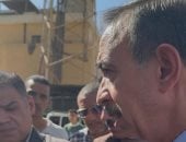 محافظ سوهاج يوجه بتوفير كشك بديل لبائعة بطهطا عقب إزالة فرش مخالف