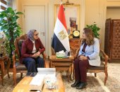 منال عوض تتابع مع محافظ الوادي الجديد المشروعات التنموية وملفات التصالح والتقنين