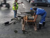 مياه القناة تكثف استعداداتها لموسم الأمطار.. تطهير شنايش وغرف التصريف