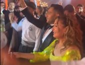 صابرين تشارك ابنها فى رقص الدبكة بحفل زفافه.. فيديو