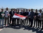 وصول البحارة المصريين مقديشيو تمهيدا لعودتهم إلى القاهرة برفقه السفير المصري