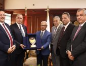 نقيب المحامين يلتقي محافظ بني سويف لبحث سبل تعزيز التعاون المشترك