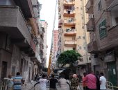إخلاء العقارات المجاورة للعقار المائل بأمبروزو الإسكندرية تمهيدًا للإزالة.. صور 