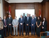 جمعية رجال أعمال الإسكندرية وسفير السويد يبحثان فرص إقامة شراكات جديدة