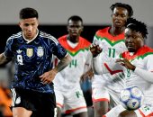 رغم تهديدات الفيفا.. رئيس بوركينا فاسو يتوعد بتغييرات جذرية في كرة القدم