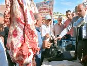 نائب محافظ الوادي الجديد يتفقد مبادرة تخفيض السلع الغذائية بالداخلة
