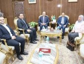 محافظ المنوفية يستقبل نائب رئيس الهيئة العامة للمستشفيات والمعاهد التعليمية