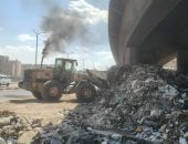 رفع 1500 طن مخلفات رتش أسفل دائرى المنيب بالجيزة.. صور