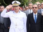 محافظ المنوفية يضع إكليل الزهور على النصب التذكارى لشهداء أكتوبر 