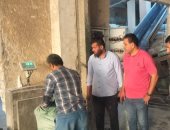 ضبط 5 أطنان منظفات وطن أسماك غير صالحة فى حملات تموينية بكفر الشيخ.. صور