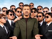 كريم عبد العزيز يعود للكوميديا بفيلم مطلوب عائليًا.. ضحكة بطعم العائلة