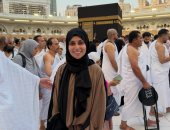 إسراء عبد الفتاح تشارك جمهورها صورة من العمرة وتدعو: اللهم تقبل.. صور