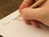 اليوم العالمى للبريد.. أبراج ملهاش فى الواتس آب وبتحب الجوابات