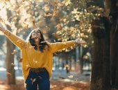 4 أبراج بتحب أجواء الخريف وبتستناه من السنة للسنة.. أنت منهم؟