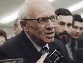 فى مثل هذا اليوم.. أندريه ساخاروف يفوز بجائزة نوبل للسلام عام 1975