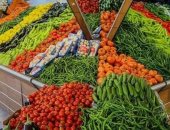 20 جنيها للبصل و15 للطماطم.. تعرف على أسعار الخضراوات بأسواق سوهاج اليوم