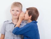 كيف تعلم طفلك التوقف عن نشر الشائعات؟.. 8 نصائح هتساعدك