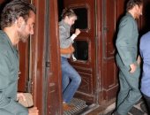 هل تزوج برادلى كوبر وجيجى حديد سرًا؟.. خواتم ذهبية تعيد الشائعات إلى الواجهة