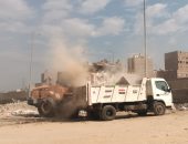 محافظ الجيزة يوجه بغلق مقاهى مخالفة ورفع نقاط القمامة بعدد من الشوارع