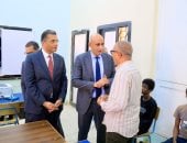 وزير التعليم من حلايب يوجه باستمرار متابعة مهارات القراءة.. ويشيد بمستوى الطلاب