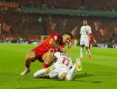 دخلة جمهور الزمالك وكرة المباراة وأعلام مصر تزين سماء استاد القاهرة