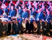 وزير الطاقة السعودي ووزيرا البترول والكهرباء يتفقدون جناح قطاع البترول المصري