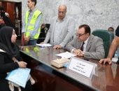 سكرتير عام سوهاج يبحث مطالب المواطنين ويؤكد سرعة الاستجابة للشكاوى
