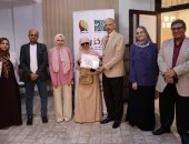 لأول مرة.. مكفوفان بسوهاج يحصلان على شهادة محو الأمية بطريقة برايل