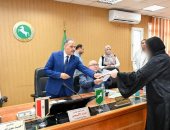 محافظ الشرقية يشهد القرعة العلنية لتخصيص 51 وحدة سكنية للأولى بالرعاية