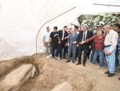 وزير الآثار من موقع اكتشاف تمثال رمسيس بالغربية: تصرف المواطن المسئول يعكس وعيه بأهمية الحفاظ على الآثار المصرية.. سرعة الإبلاغ عن المكتشفات الأثرية تتيح للمتخصصين التعامل معها.. ويهدي المواطن وزوجته رحلتي عمرة