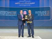السيسى للمصريين: "حصنوا بلدكم ضد المؤامرة.. ولا أقول حصنوا الرئيس