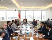 وزيرة الإسكان تبحث تعظيم الاستفادة من الأصول العقارية لهيئة المجتمعات العمرانية الجديدة