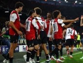 فينورد يخطف فوزا مثيرا من كومو في دوري أبطال أوروبا