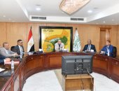 محافظ الفيوم يتابع معدلات الأداء وآخر المستجدات بملف المتغيرات المكانية