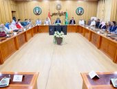 محافظ المنوفية يجتمع بمديرى إدارات الصحة والطب البيطرى والتموين لبحث آليات العمل