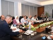 محافظ جنوب سيناء يبحث تقنين أوضاع واضعي اليد ودعم الاستثمارات السياحية 
