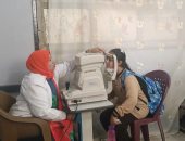 الكشف على 303 طلاب وصرف العلاج بقافلة طبية لجامعة بنها بمجمع مدارس ميت نما
