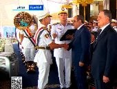 الرئيس السيسى يقلد أوائل خريجى أكاديمية الشرطة أنواط الامتياز بحفل التخرج