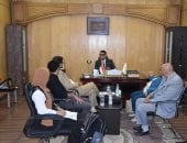 نائب محافظ الأقصر يبحث تحديث الهياكل التنظيمية ورفع كفاءة الجهاز الإداري