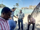 لجنة تعاين موقع هبوط كورنيش النيل بجوار مطلع كوبرى مدخل نجع حمادى فى قنا