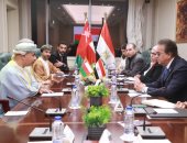 وزير الصحة يبحث مع نظيره العُماني تصدير الدواء والتعاون فى زراعة الأعضاء 