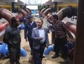 رئيس مياه قنا يبدأ جولاته الميدانية من محطة مياه الحميدات بعد منتصف الليل