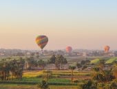 رحلات البالون الطائر تزين معابد وادي الملوك بالأقصر