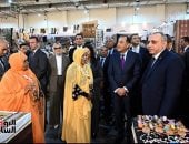 رئيس الوزراء يفتتح معرض "تراثنا" للحرف اليدوية والتراثية ويتفقد الأجنحة